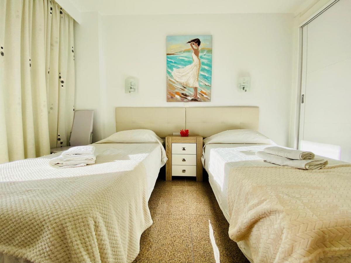 Orange And White Apartment In Yumbo San Bartolomé Exterior foto